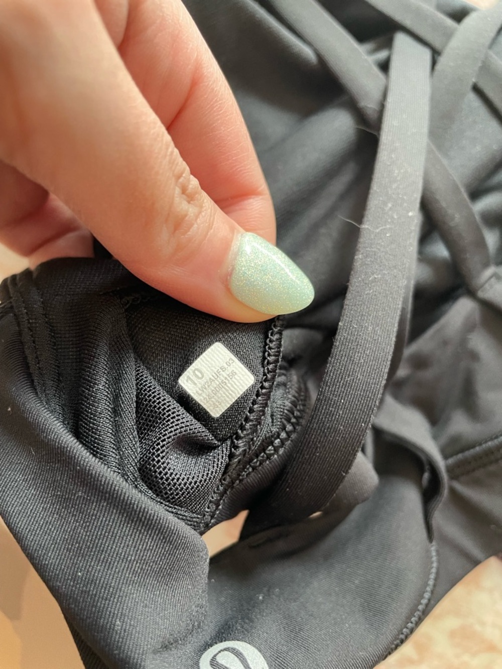 lululemon athletica 10 women’s energy sports bra black cross front - Picture 4 of 4
